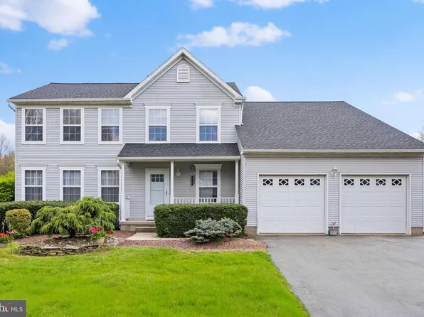 28 Hibiscus Ln, Robbinsville, NJ 08691