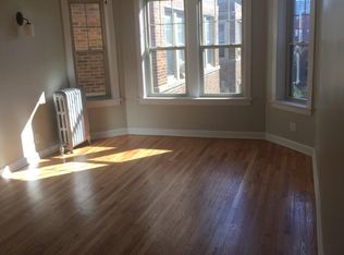 832 1/2 W Sunnyside Ave APT 3W, Chicago, IL 60640