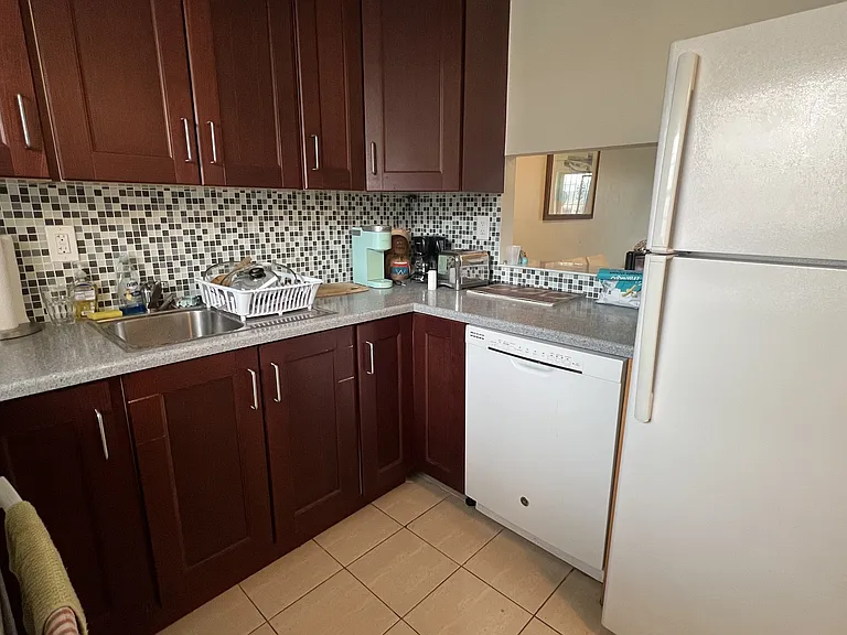 950 Euclid Ave #210 — Photo 9