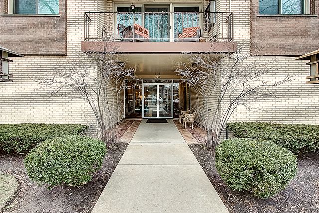1st image of 235 Marengo Ave #4FN