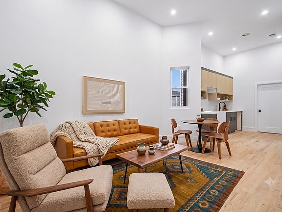 2nd image of 113 Lincoln St APT 2L