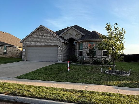 2nd image of 1331 Madeline Ln