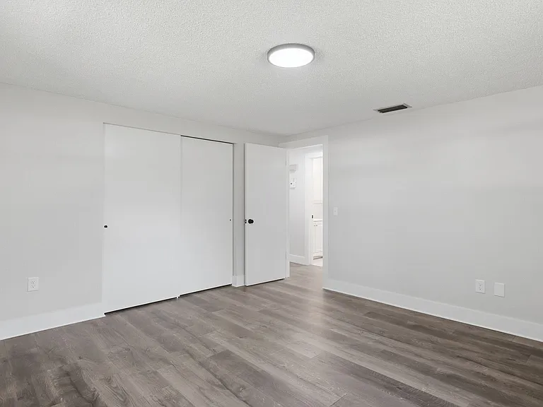 512 Monroe Ave — Photo 18