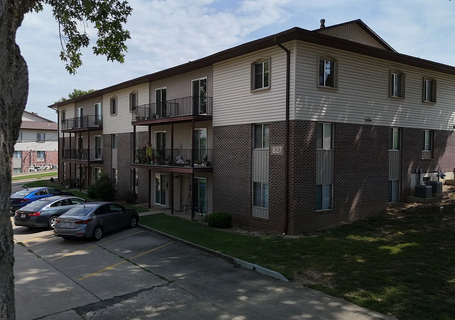 2 Bed, 1 Bath Apartment with Private Pool, Playground & Pavilion — Photo 1