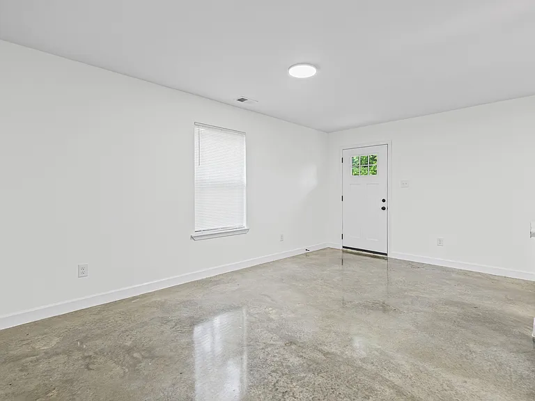 2855 Choctaw Ave — Photo 6