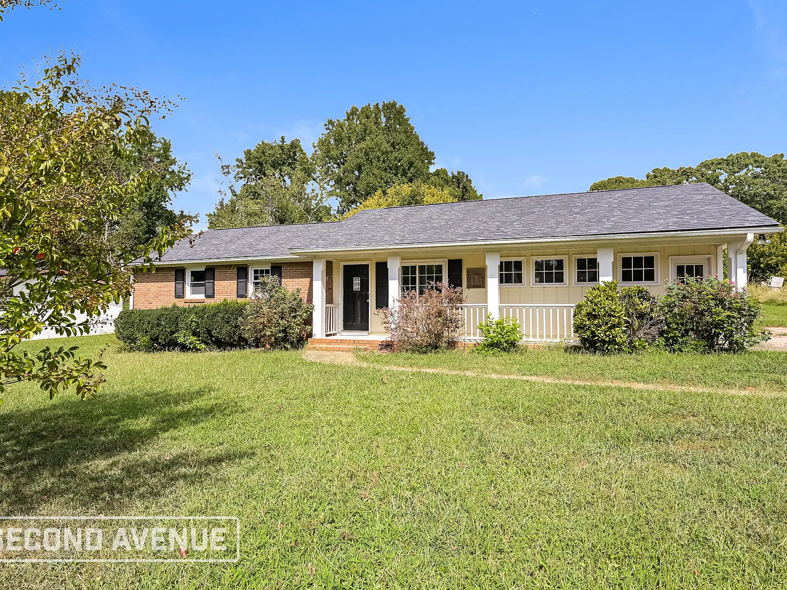 3 bed, 2.0 bath, 1551 sqft, $2,395 — Photo 1