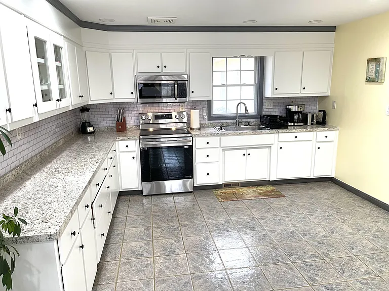 Skyland Dr — Photo 3