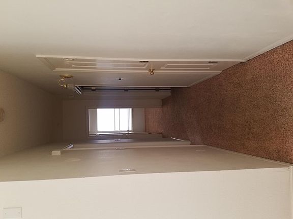 5th image of 365 Jardin Bello Ave