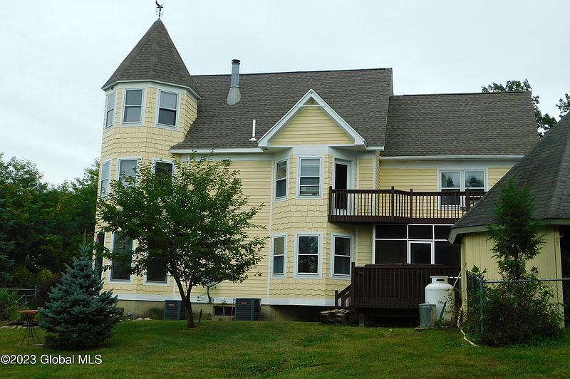 3rd image of 37 Lashway Lane