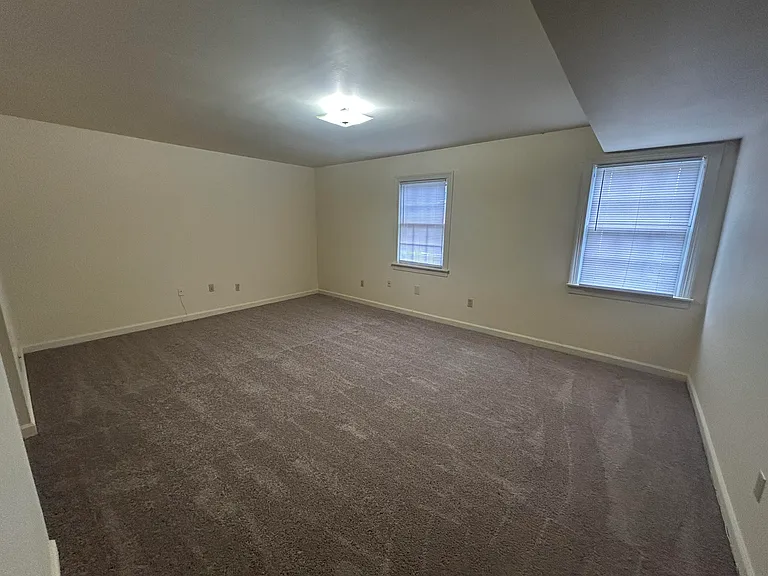 817 King James St SW #C — Photo 8