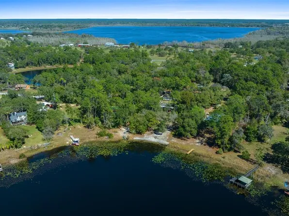 SE 54th St #84, Ocklawaha, FL 32179
