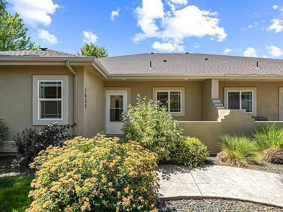 2nd image of 1653 E Horse Creek Ct