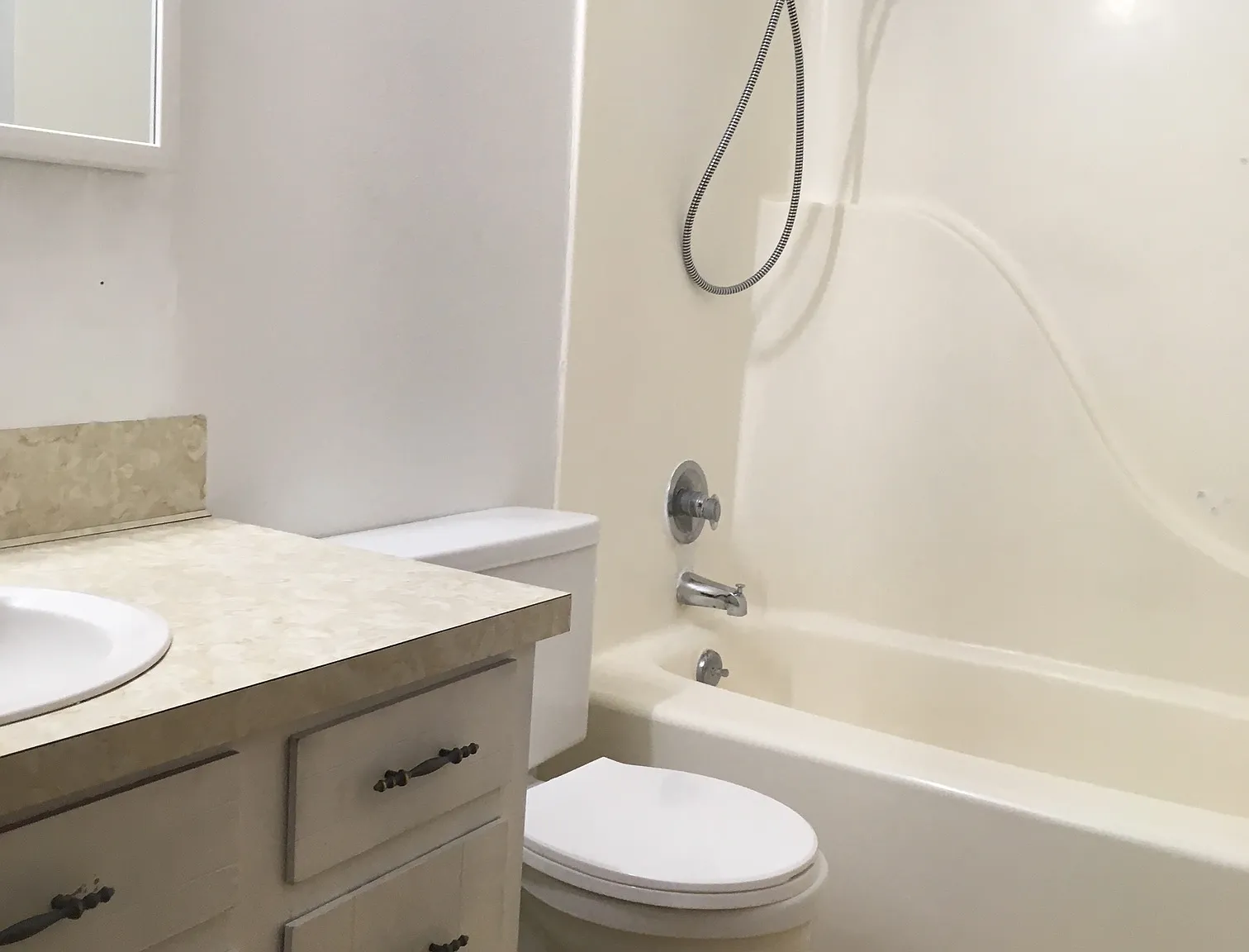2 bed, 1.5 bath, 970 sqft, $1,200 — Photo 4