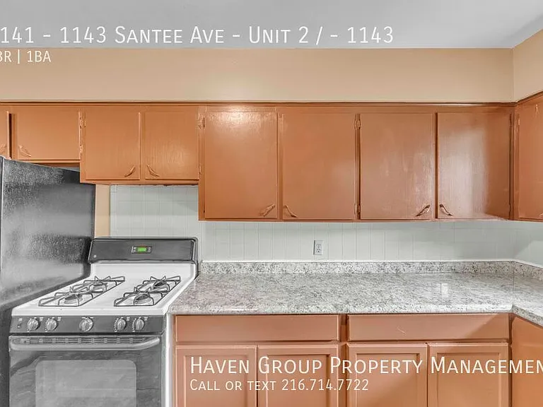 1141-1143 Santee Ave #2/1143 — Photo 7