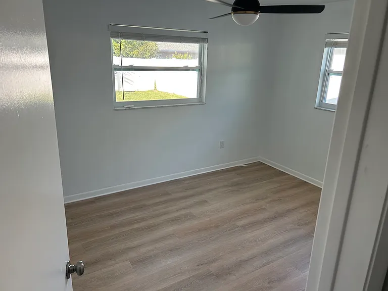 2247 Claiborne Dr — Photo 11