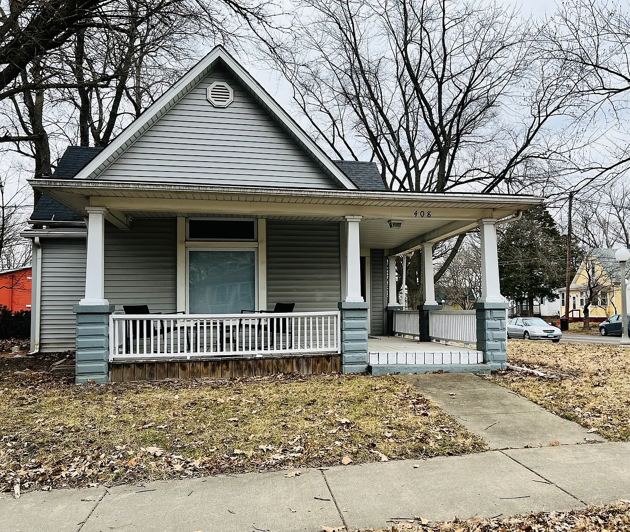 408 E Green St photo 1
