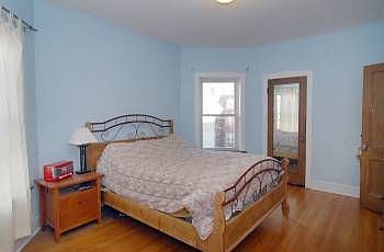 4th image of 1440 W Rosemont Ave