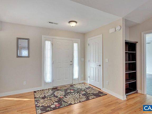 4th image of 20 W Lake Forest Dr