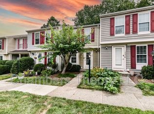 1661 Fieldthorn Dr, Reston, VA 20194