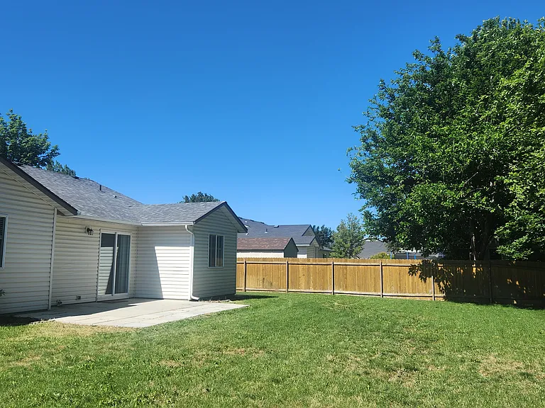 4562 W Big Creek St — Photo 11