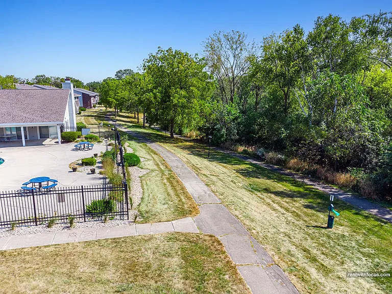 335-339 407 Southtowne Dr — Photo 20