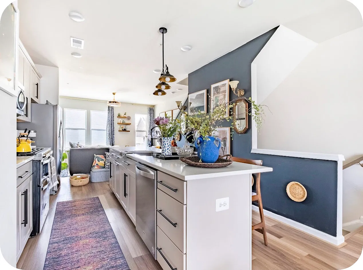 202 Oak Pine Dr — Photo 1