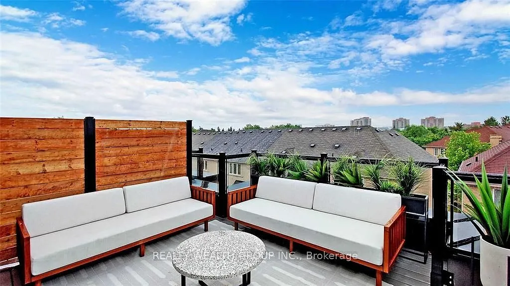 4 bed, $2,900 — Photo 4