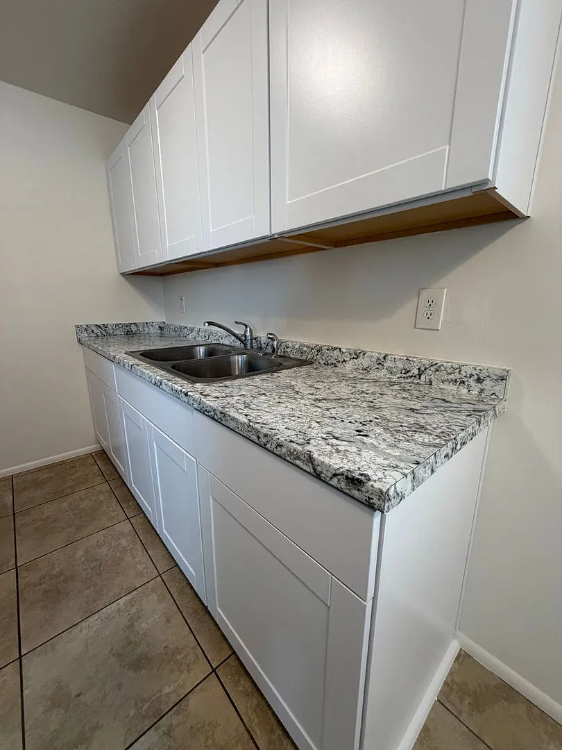 Apartments on Twelve — Photo 4