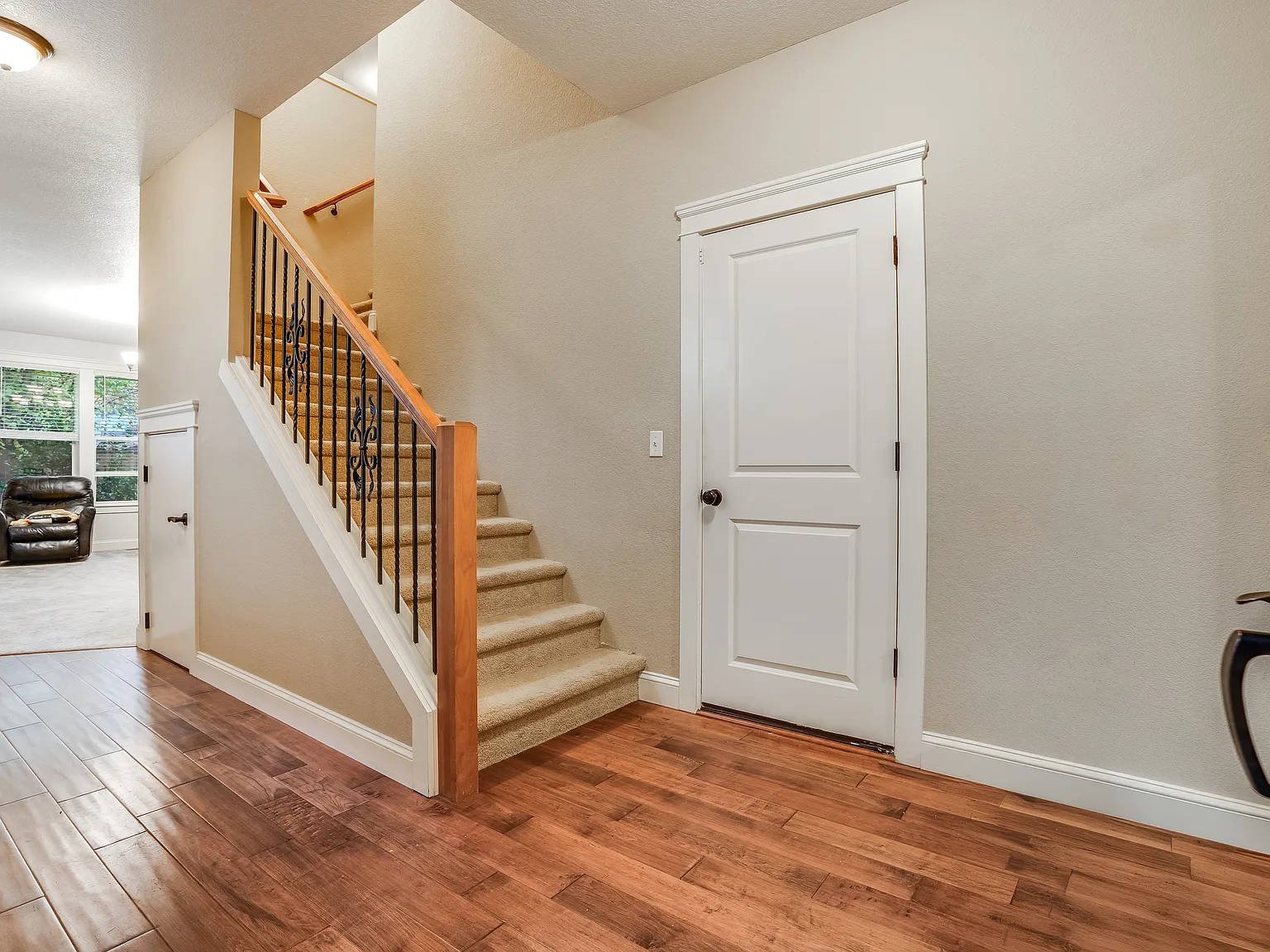 4 bed, 2.5 bath, 2360 sqft, $3,495 — Photo 4