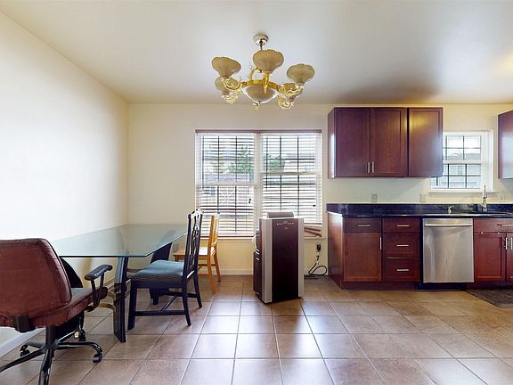 4th image of 483 Damson Ave