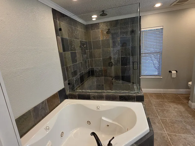 6511 White Oaks Ln — Photo 23