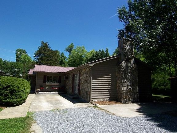 2nd image of 2195 Lofty Pine Ln