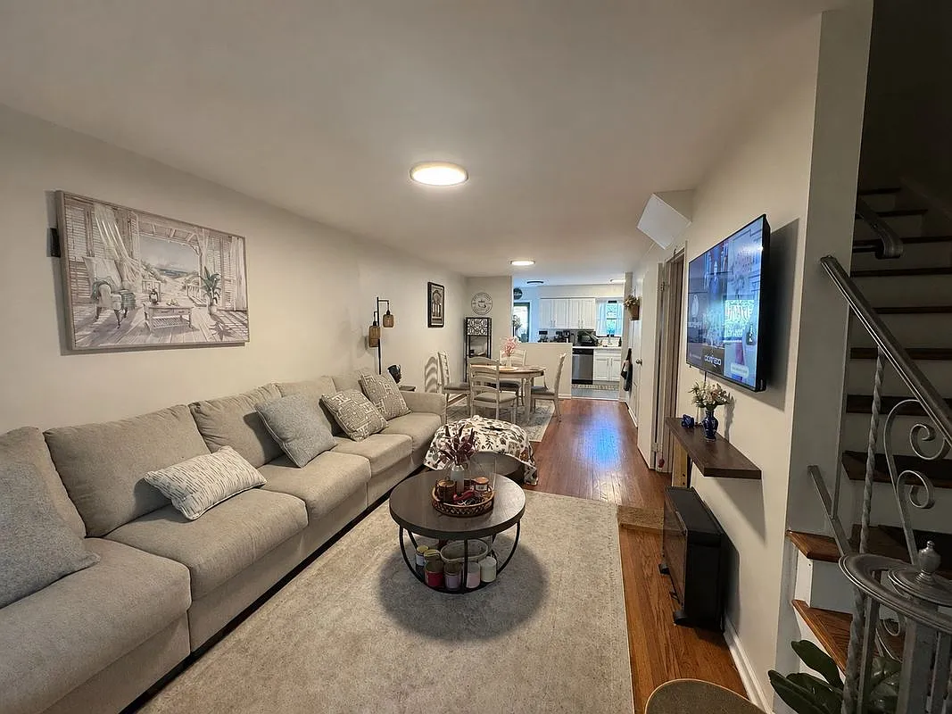 2 bed, 3.0 bath, 1125 sqft, $3,600 — Photo 2