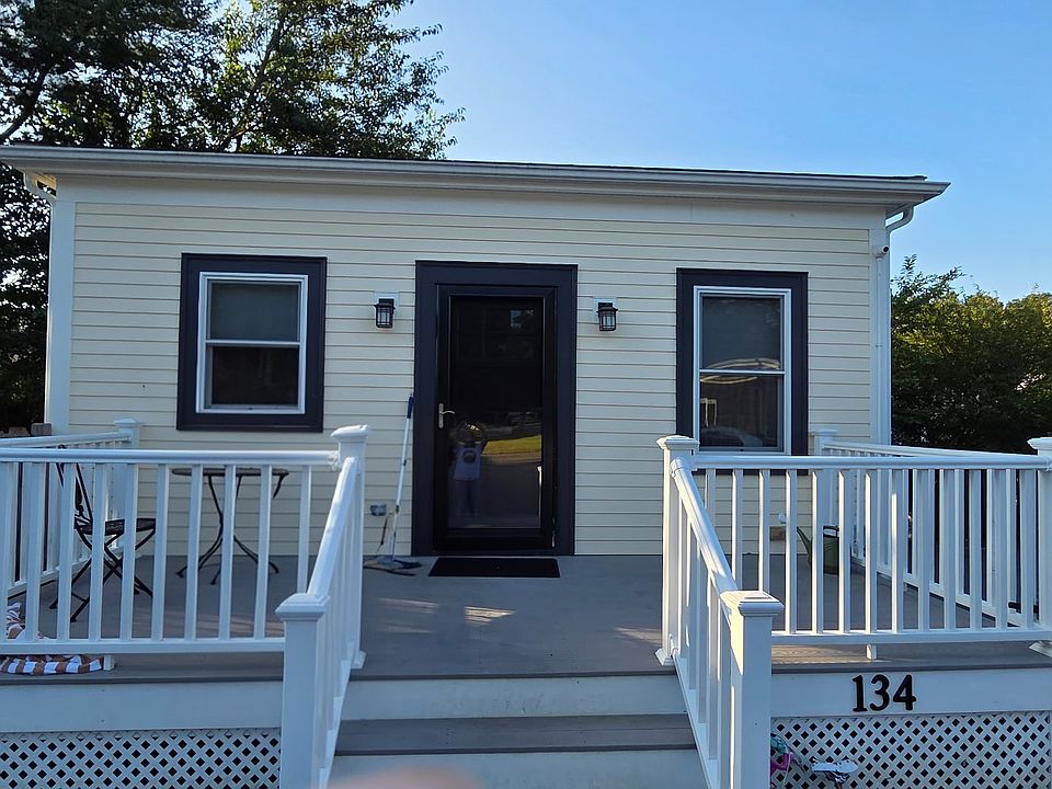 1st image of 134 Maple Ave