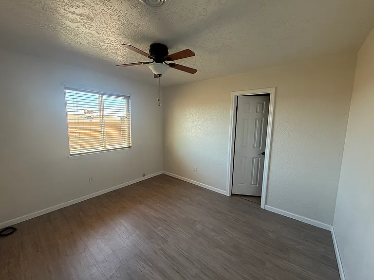 5537 Alder St — Photo 3