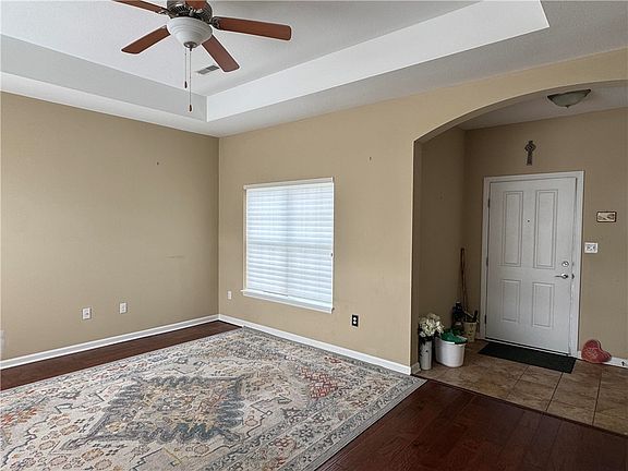 4th image of 132 Cobblestone Dr