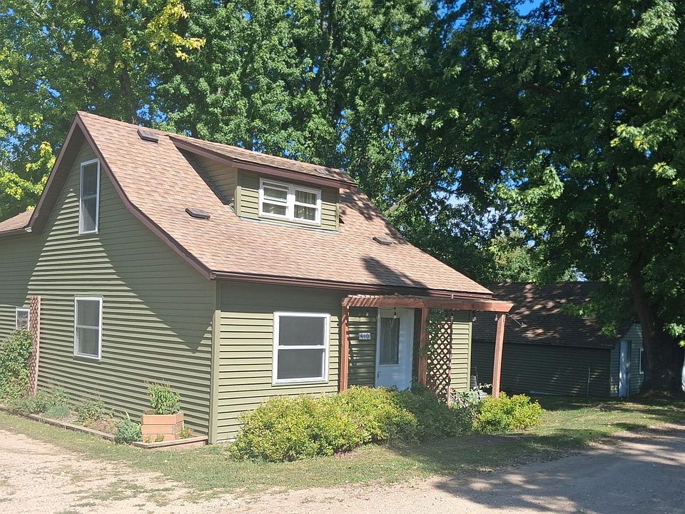 1st image of 410 W Pleasant Ave
