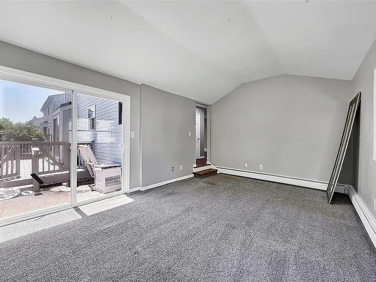 54 Capital Dr — Photo 27