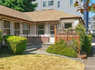 1410 N Webster St APT 4, Portland, OR 97217