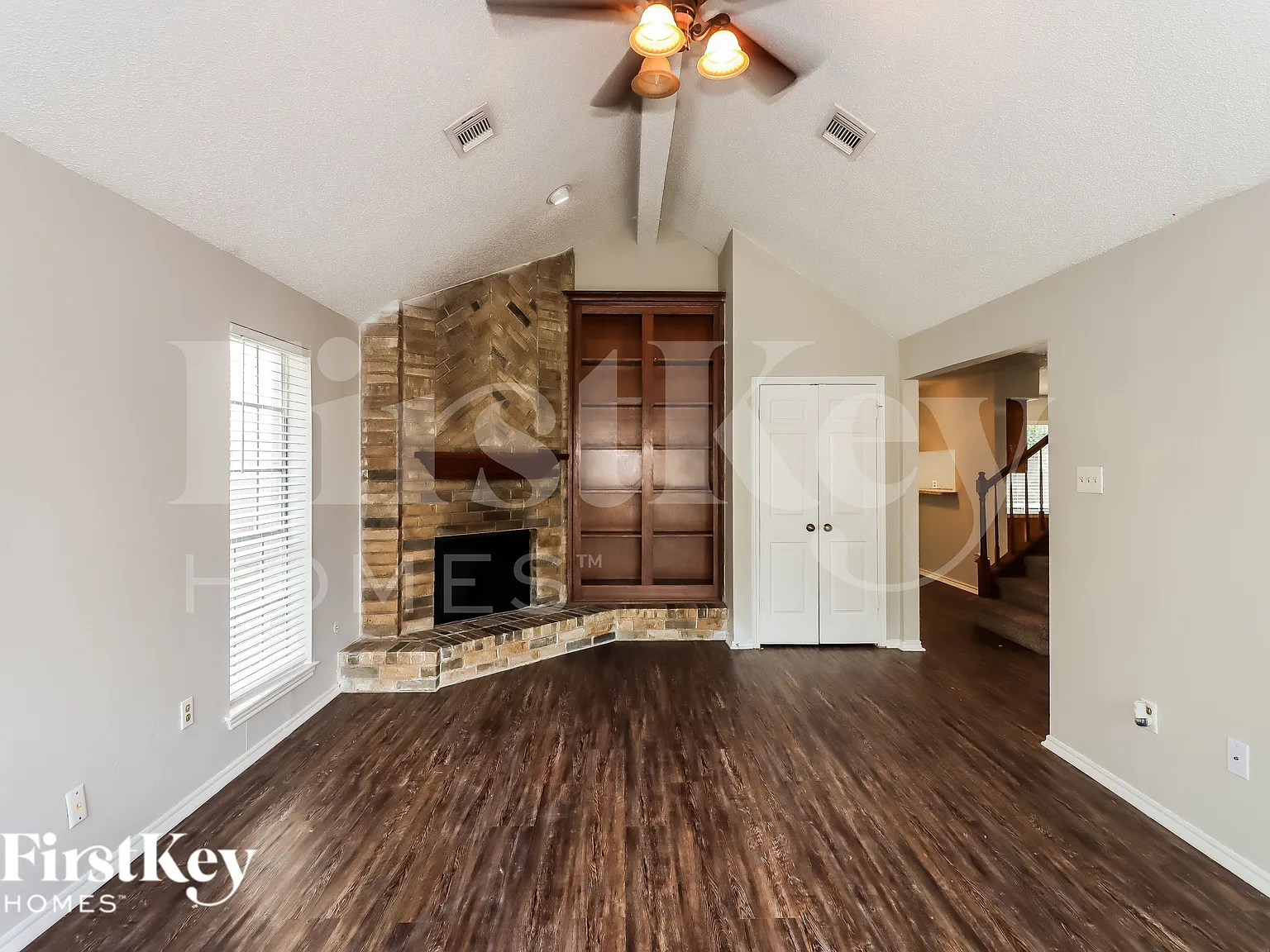 4 bed, 2.5 bath, 2084 sqft, $2,240 — Photo 4
