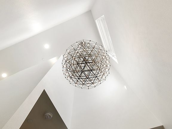 Abundant light with a vaulted hallway window