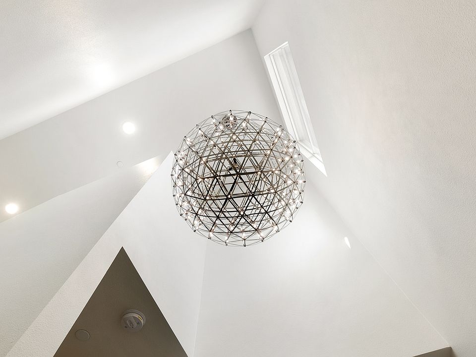 Abundant light with a vaulted hallway window