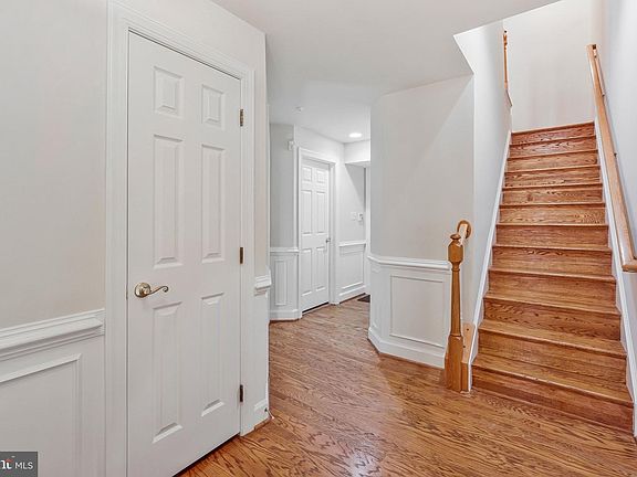 2nd image of 1324 N Adams Ct