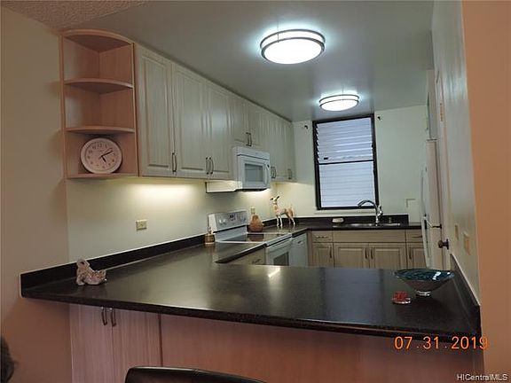 4th image of 511 Hahaione St APT 17D