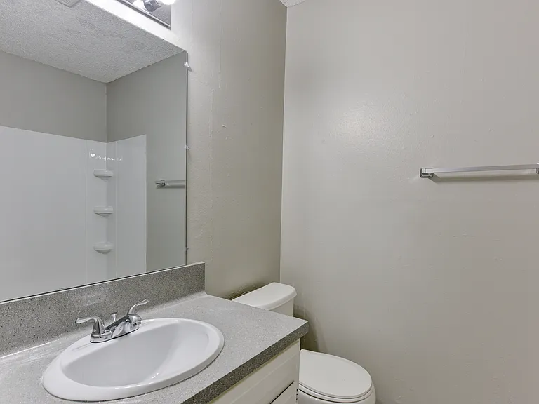 McIntyre Apartments — Photo 22
