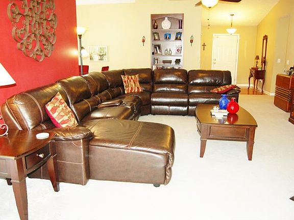 5th image of 708 Hillmont Dr