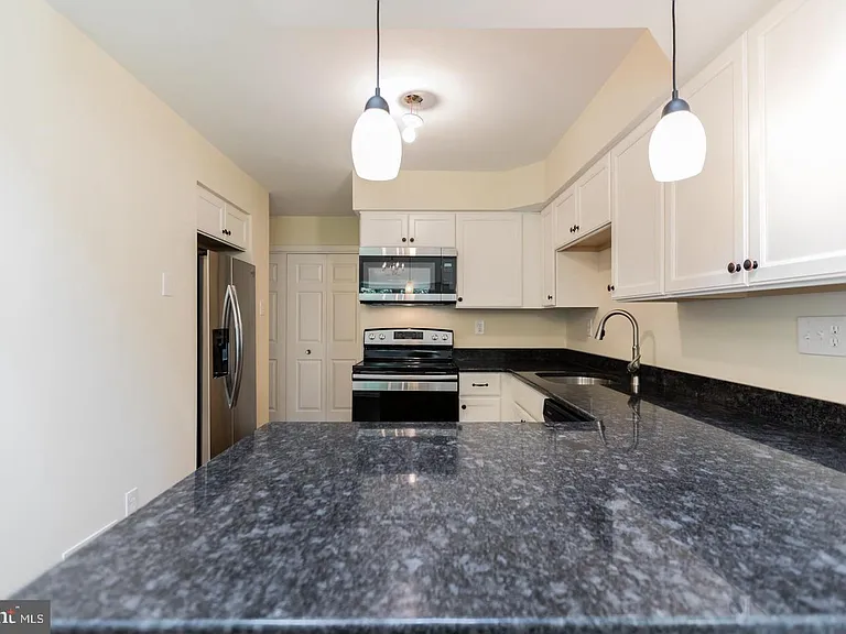 13 Heather Ct — Photo 7