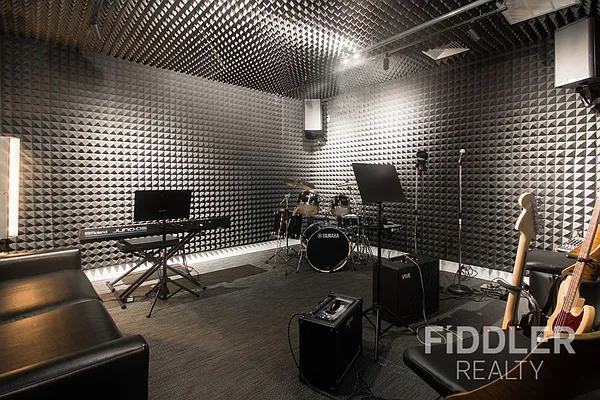 Rented by Fiddler Realty | media 93