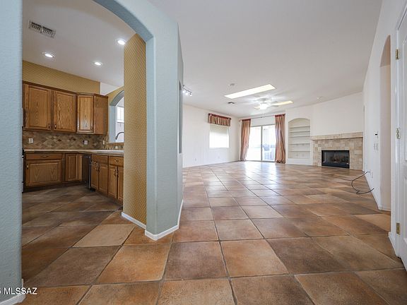 2nd image of 1268 S Desert Vista Dr