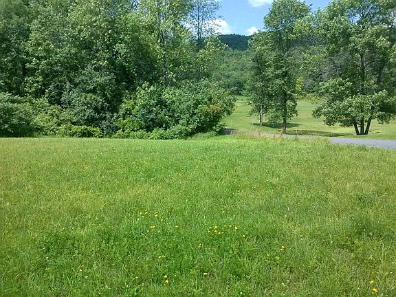 3rd image of 362 Bay Ln